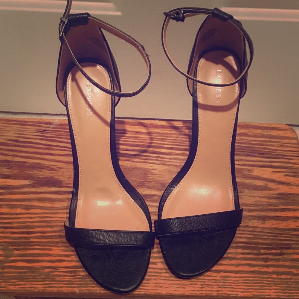 EXPRESS WEDGES